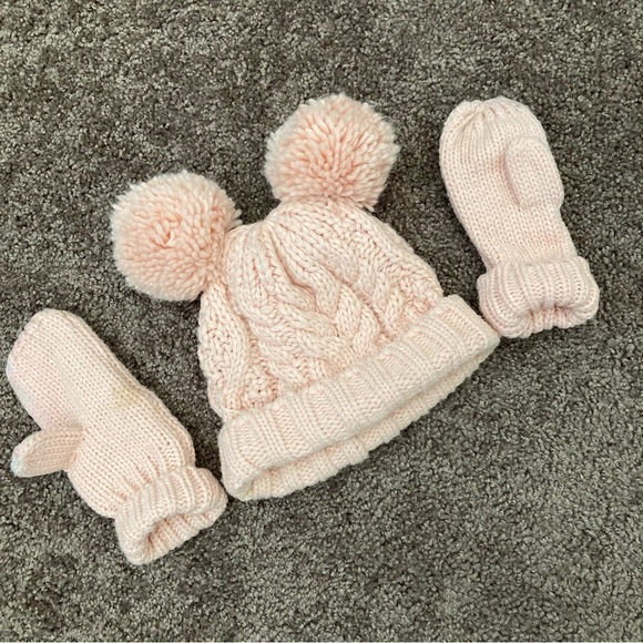 GAP Beanie with Mittens Set - Picture 3 of 5